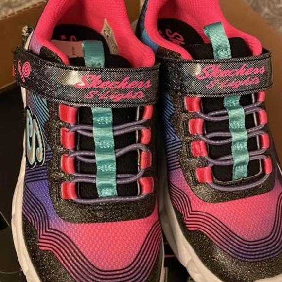 BRAND NEW girl youth skechers light up twisty brights shoes size 13 (lights up) - Picture 6 of 7